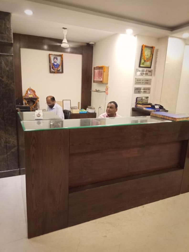 Hotel Avtar @New Delhi Railway Station מראה חיצוני תמונה
